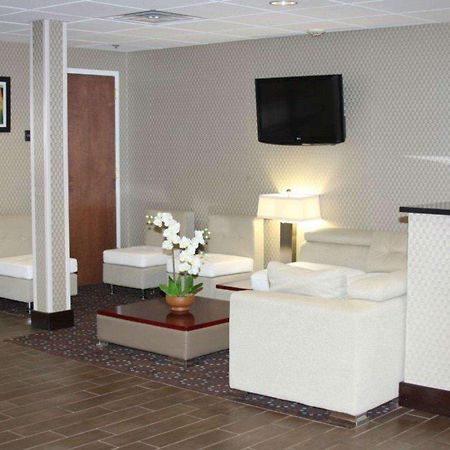 Hampton Inn Уильямстон Экстерьер фото