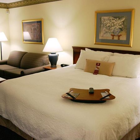 Hampton Inn Уильямстон Экстерьер фото