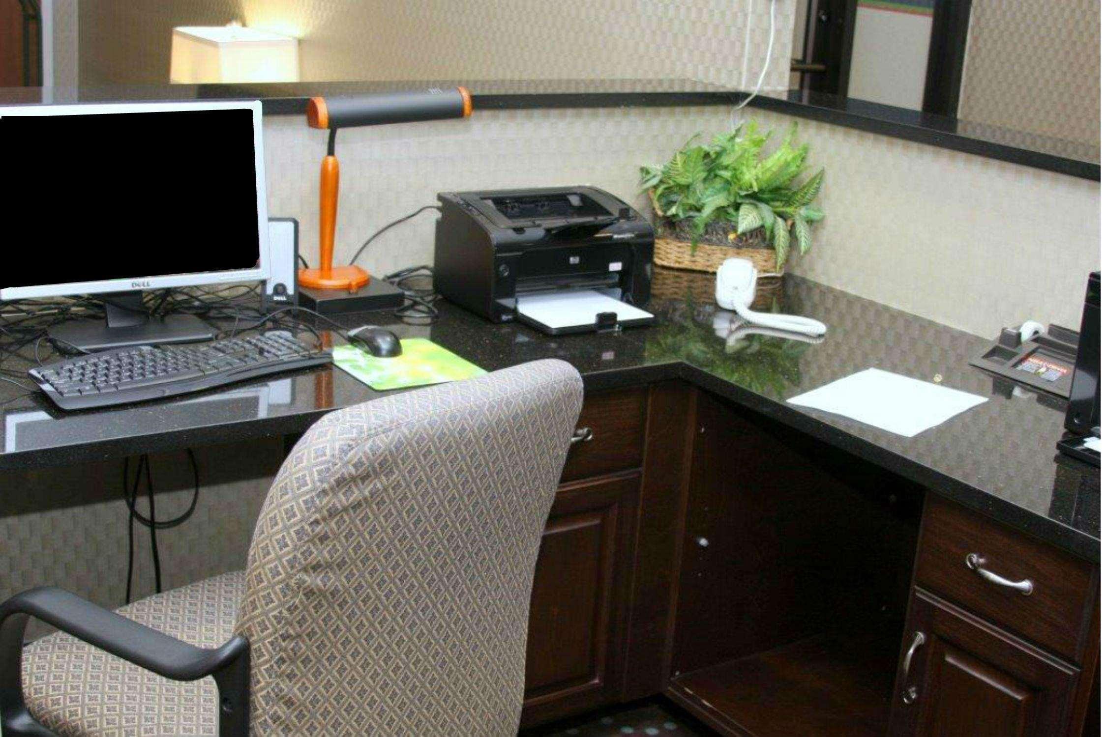 Hampton Inn Уильямстон Экстерьер фото