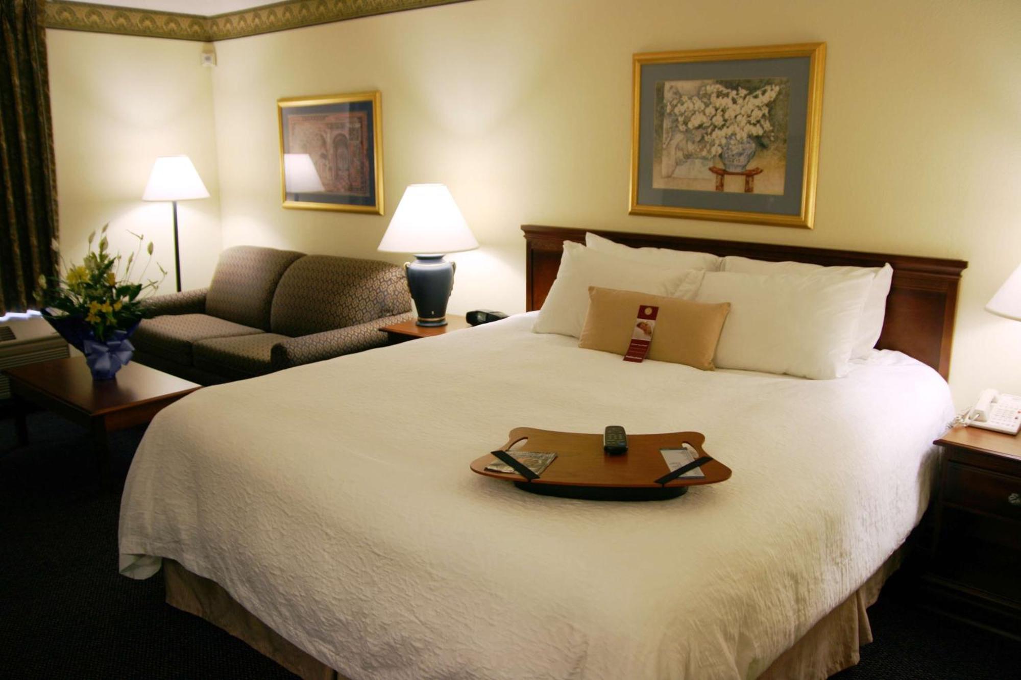 Hampton Inn Уильямстон Экстерьер фото
