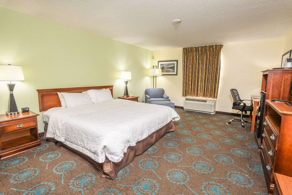 Hampton Inn Уильямстон Номер фото